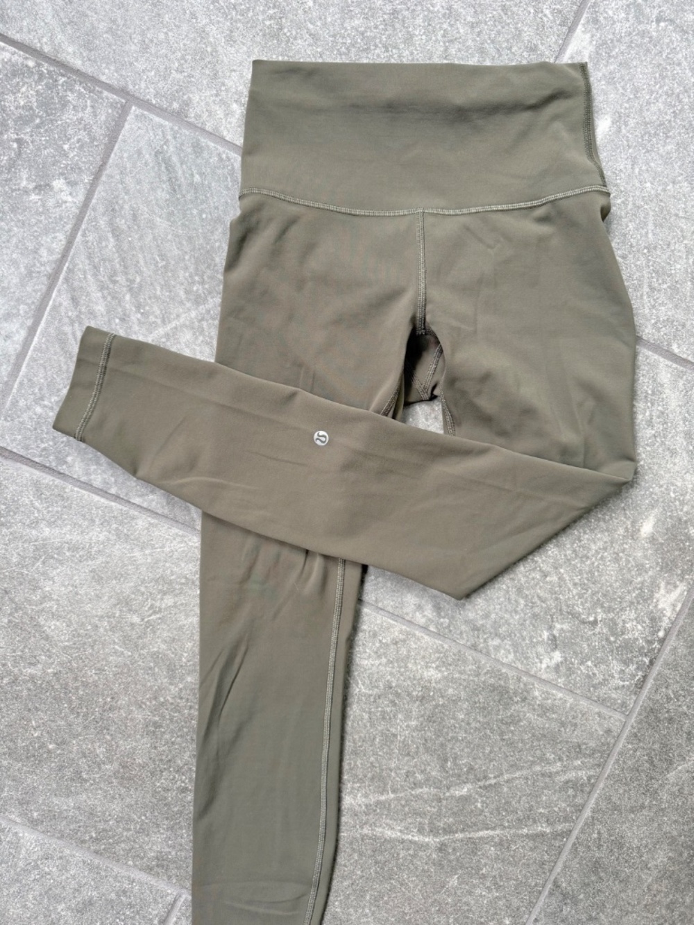 lululemon Wunder Train High Rise Tight 25" Olive Green Size 4